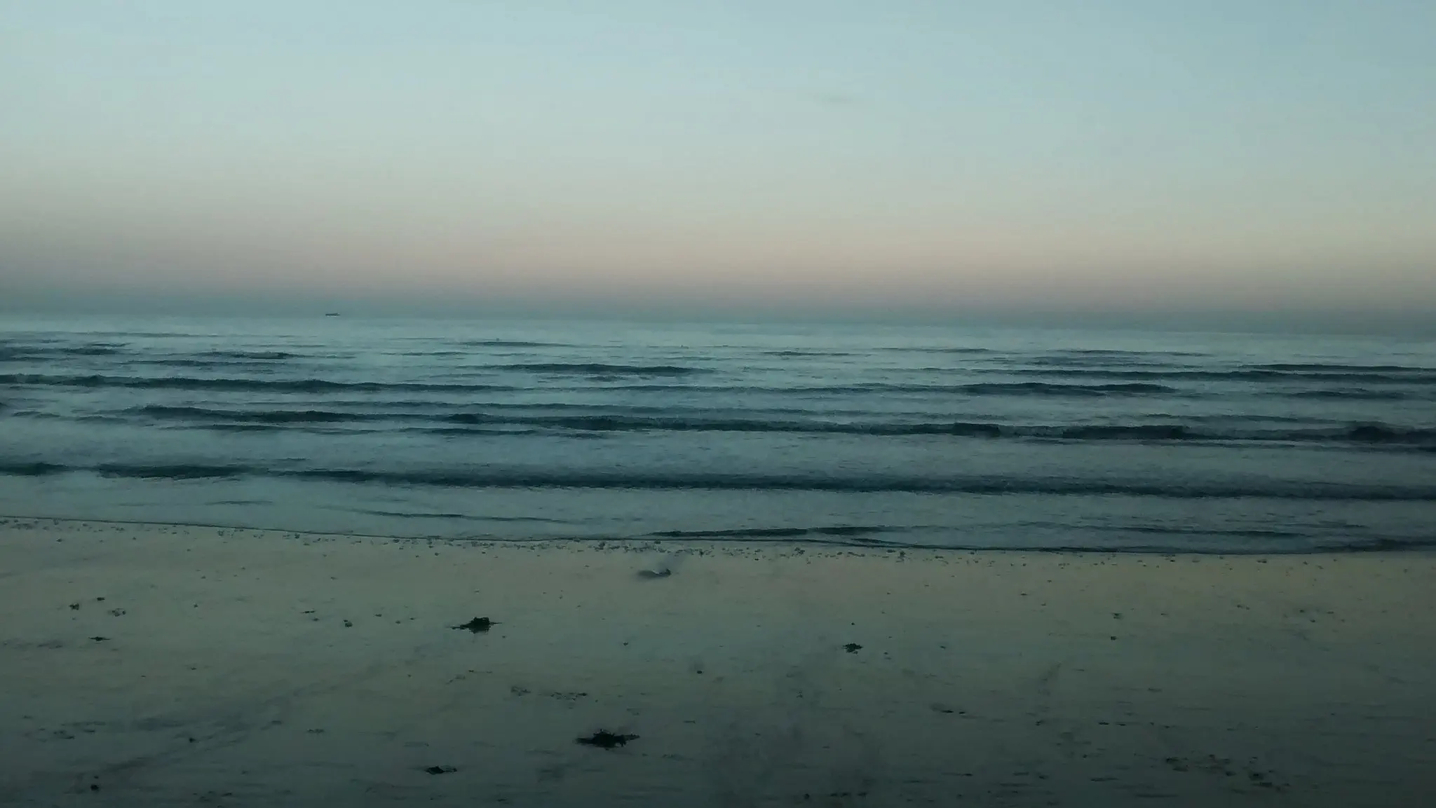 Photo of the North Sea from the coast near Broadstairs